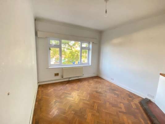 House Hill Crescent in Greater London