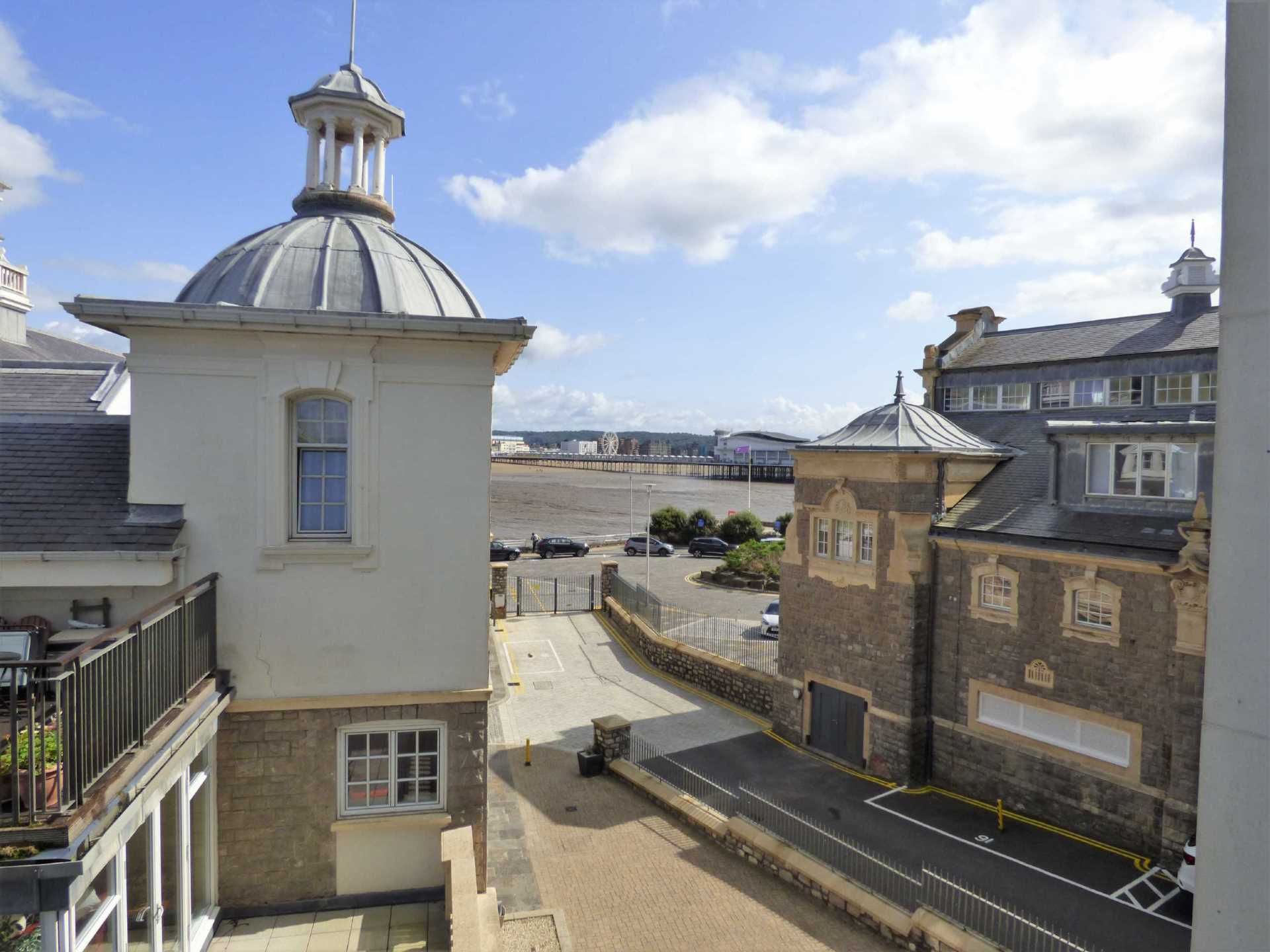 Flat Manilla Crescent in Weston-super-Mare