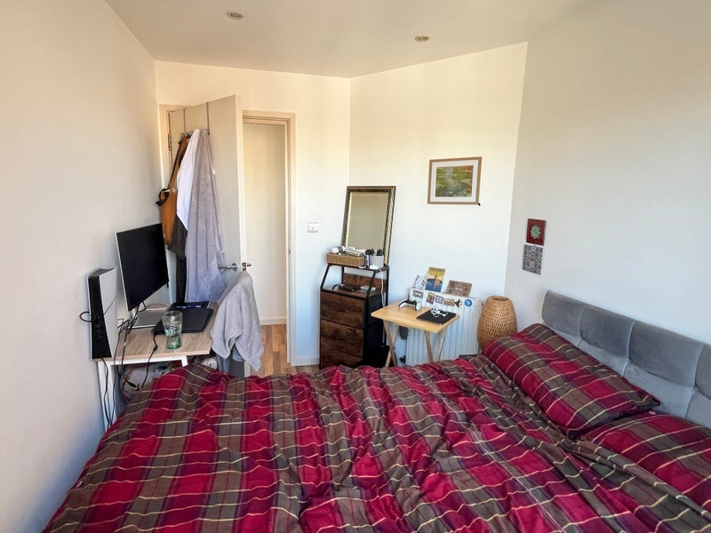Room Chicksand Street in Greater London