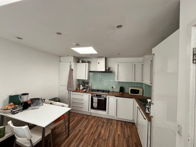 Room Chicksand Street in Greater London