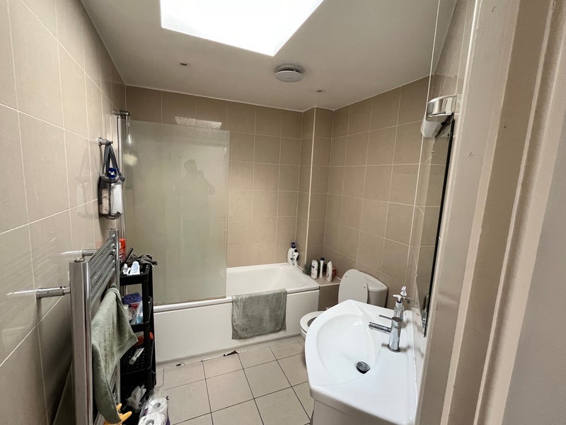 Room Chicksand Street in Greater London