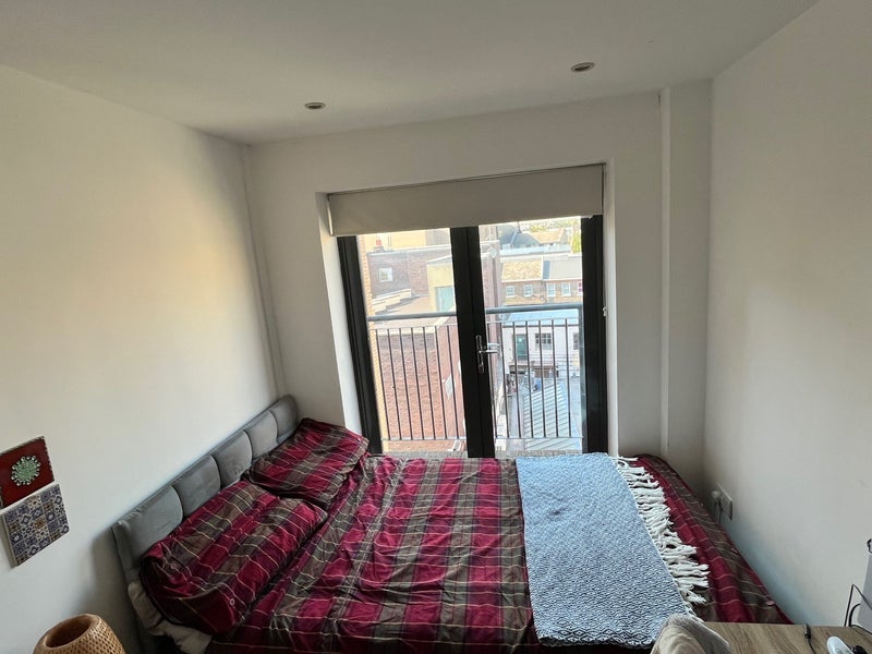Room Chicksand Street in Greater London