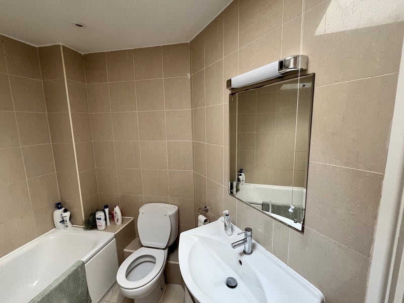 Room Chicksand Street in Greater London
