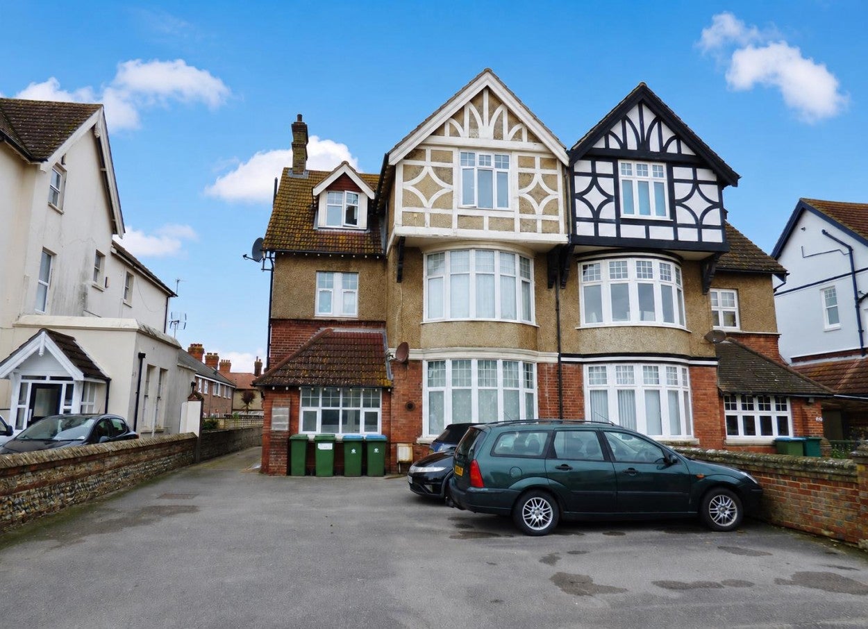 Flat Woodlands Road in Arun