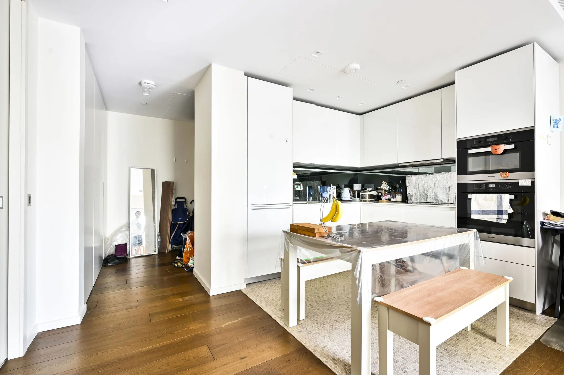Flat Seagrave Road in Greater London