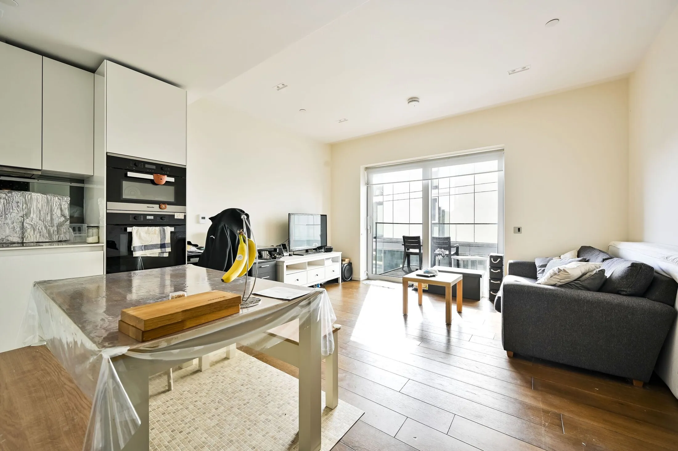 Flat Seagrave Road in Greater London