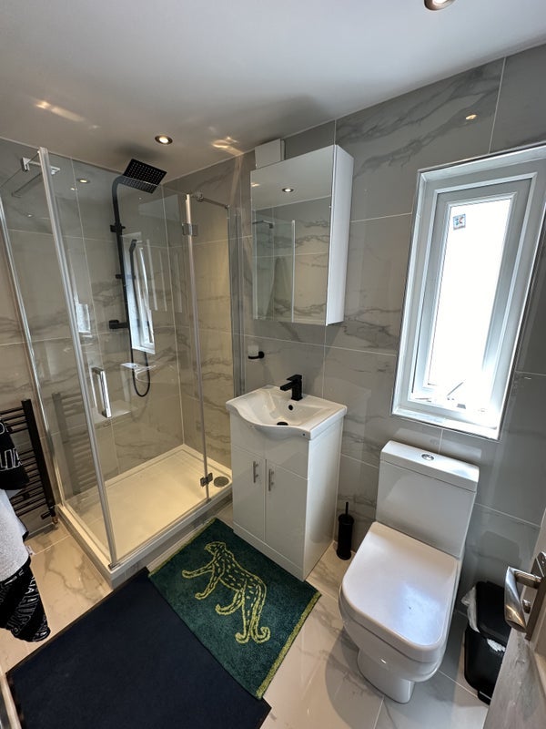 Room Rhodesia Road in Greater London