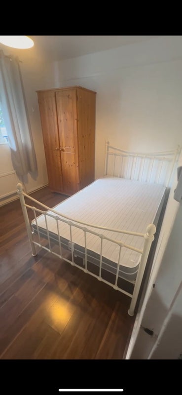 Room St. John Street in Greater London