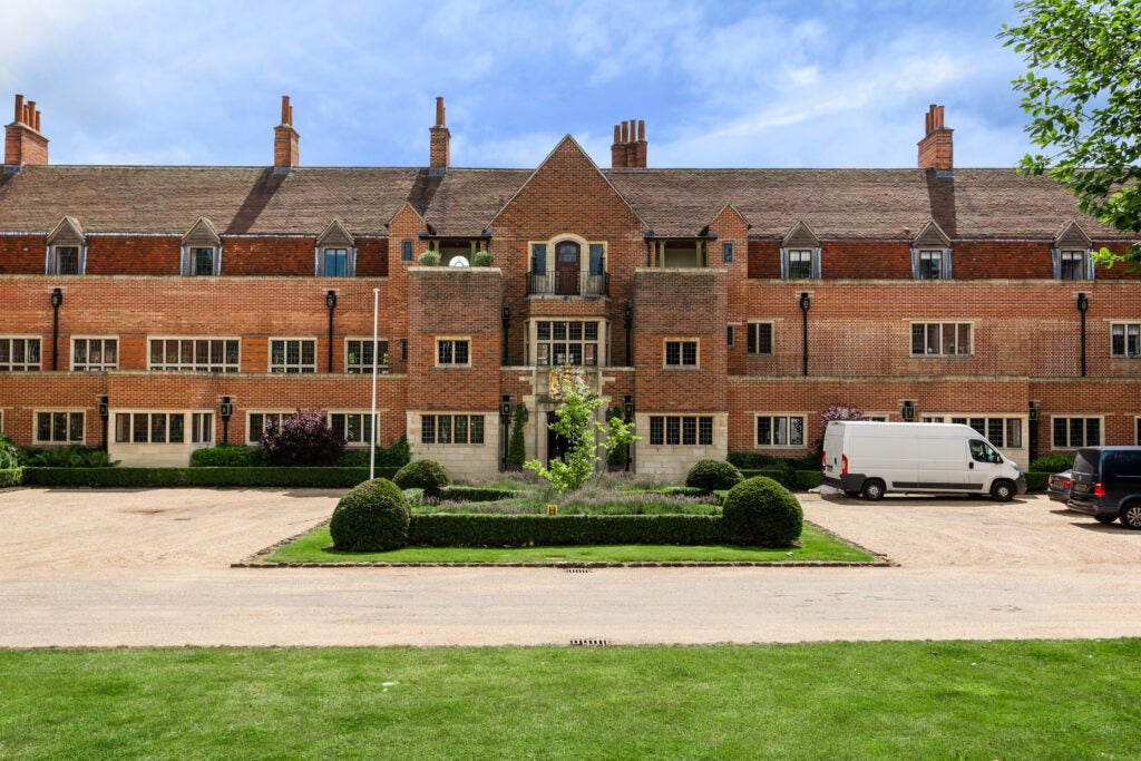 Flat King's Drive in Chichester