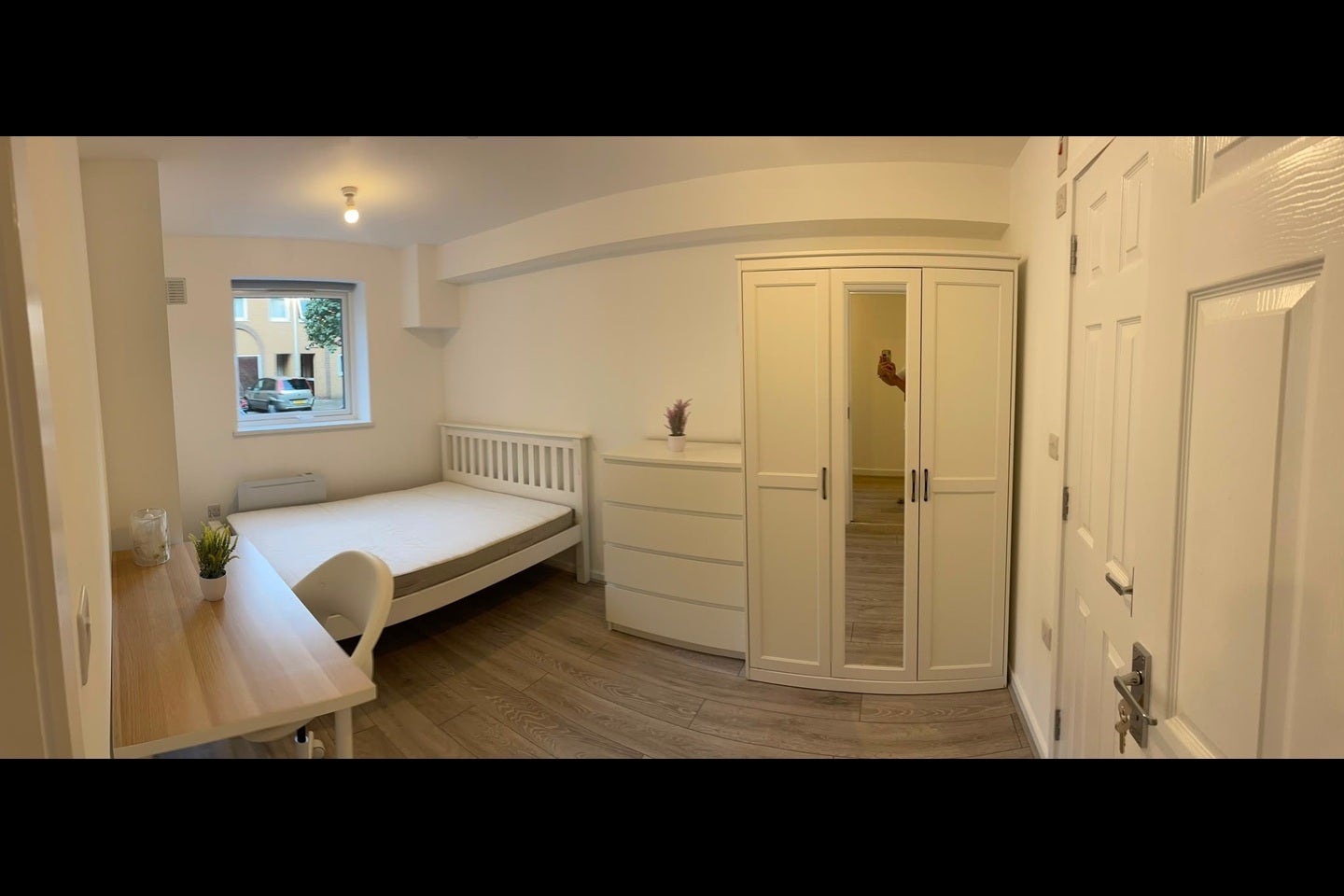 Room Cyclops Mews in Greater London