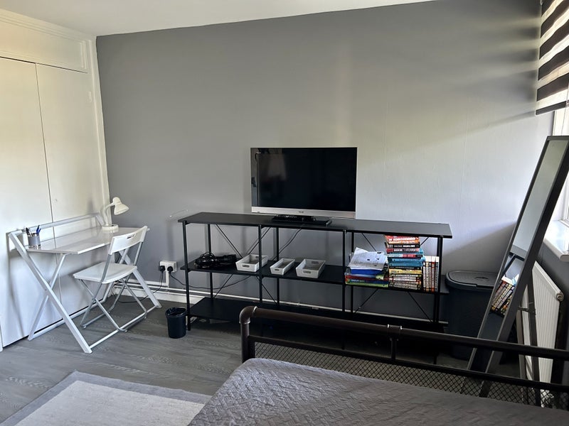Room Peterborough Road in Greater London