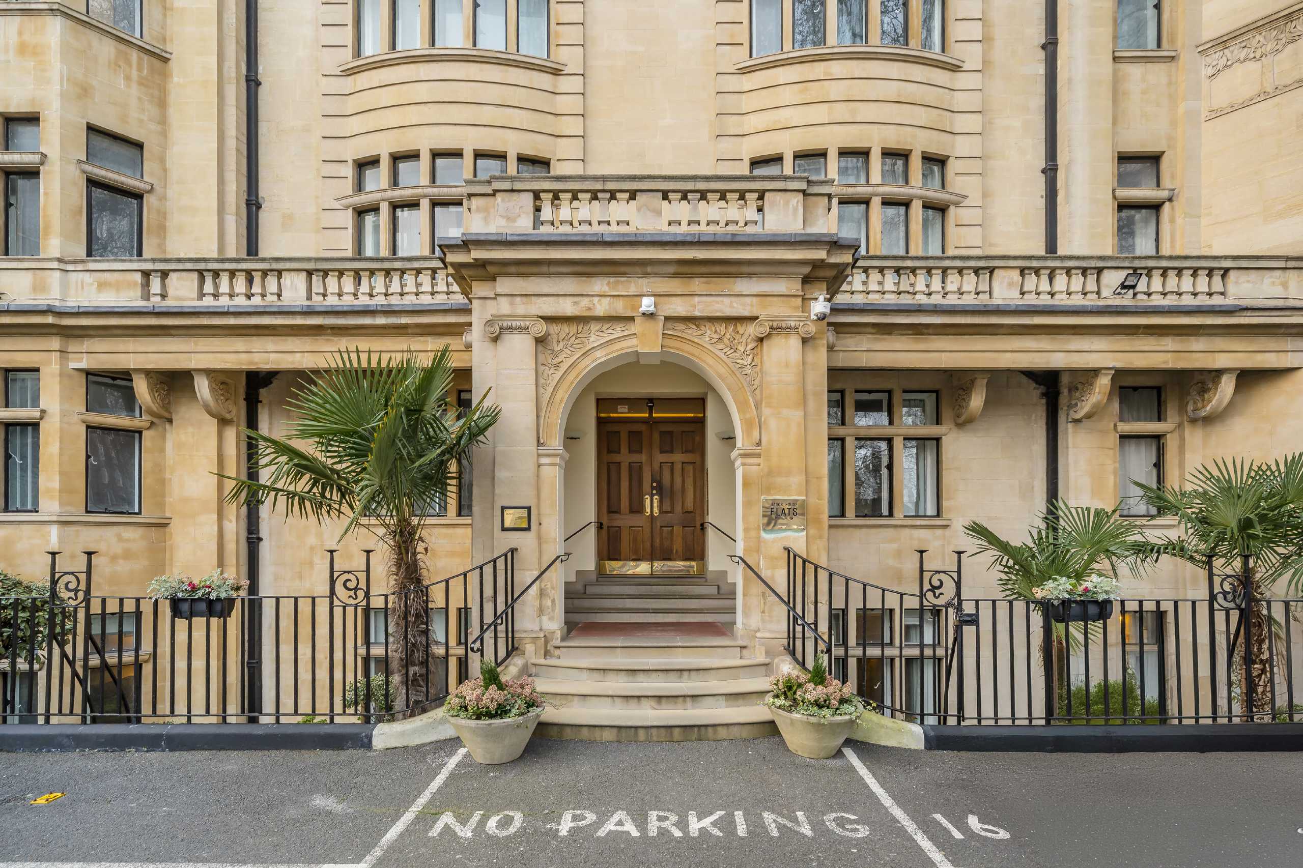 Flat to rent Marylebone Road, City of Westminster | rentaroof