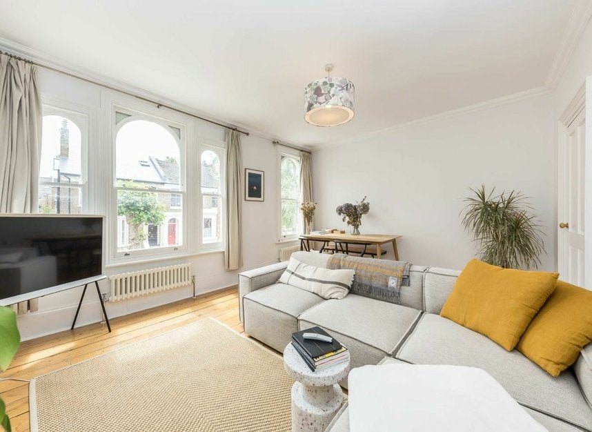 Flat Powerscroft Road in Greater London