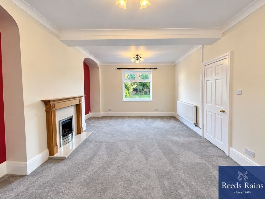 Flat Cottingham Road in Kingston Upon Hull