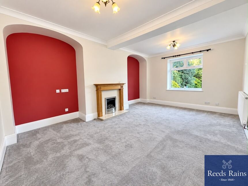 Flat Cottingham Road in Kingston Upon Hull