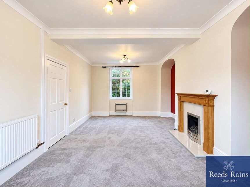 Flat Cottingham Road in Kingston Upon Hull