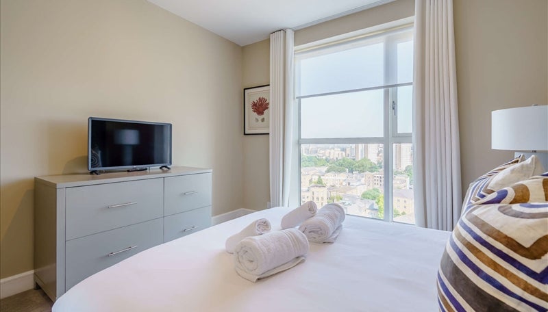 Flat Westferry Circus in Greater London
