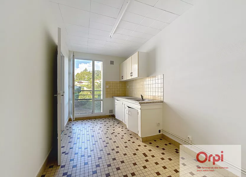 Appartement Rue Edmond Rostand à Montluçon
