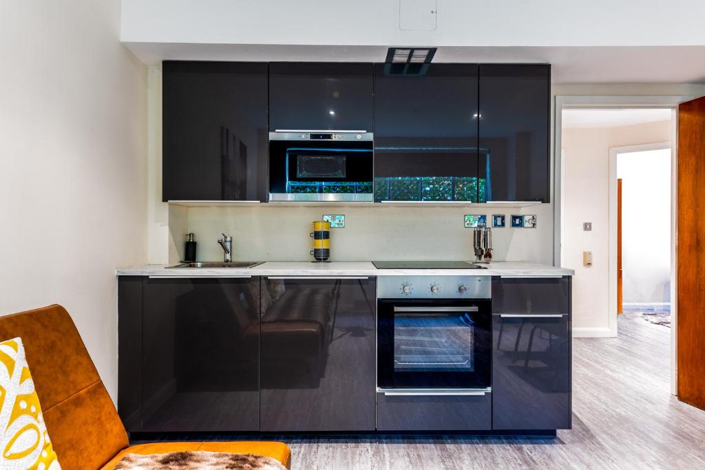 Flat Roland Gardens in Greater London