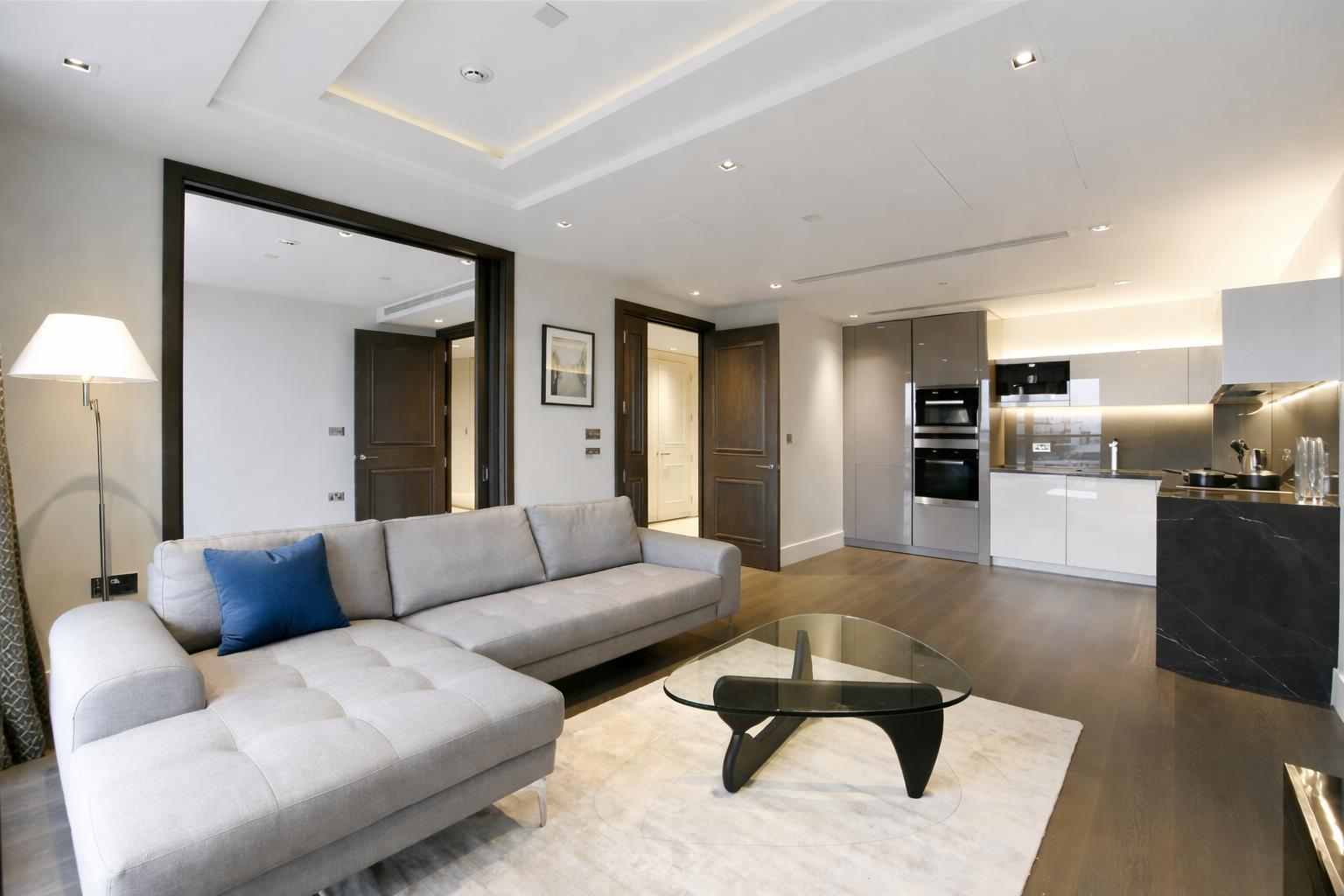 Flat Trinity Way in Greater London