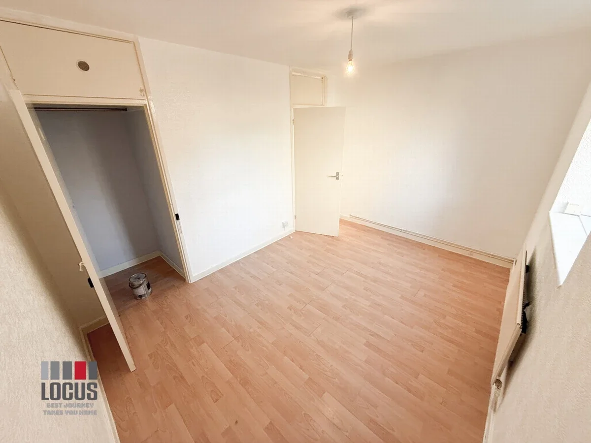 Flat Chardmore Road in Greater London
