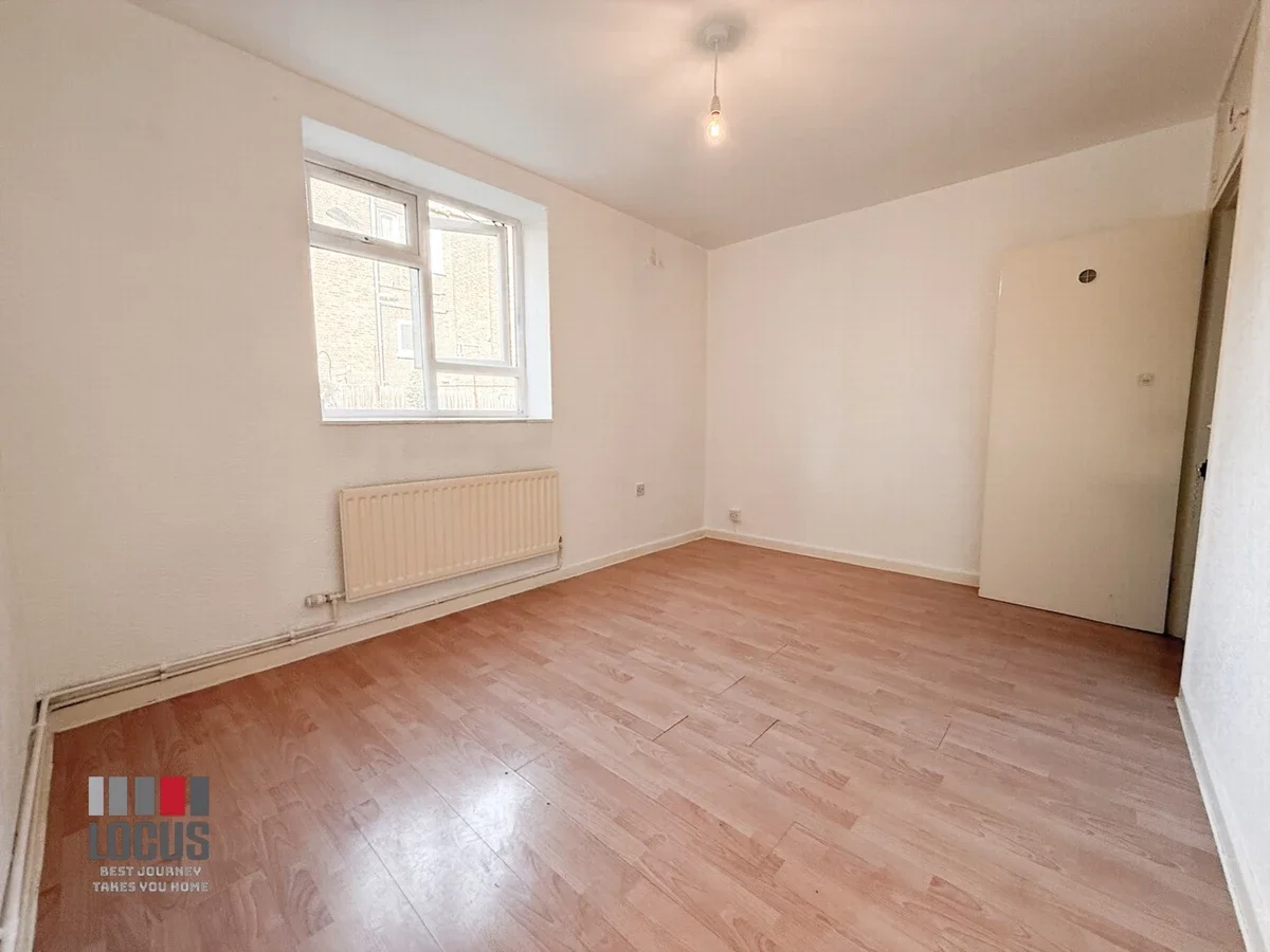 Flat Chardmore Road in Greater London