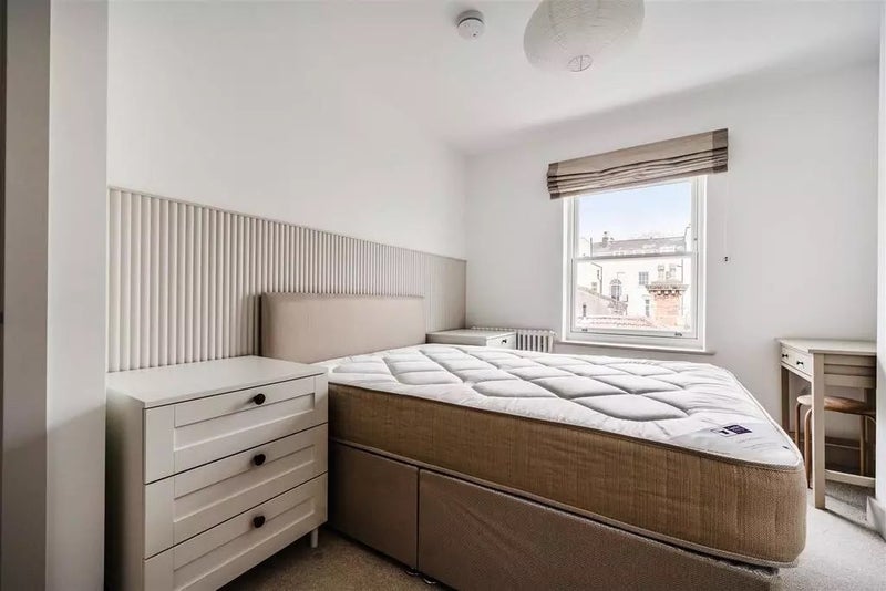 Room Waterloo Street in Bristol