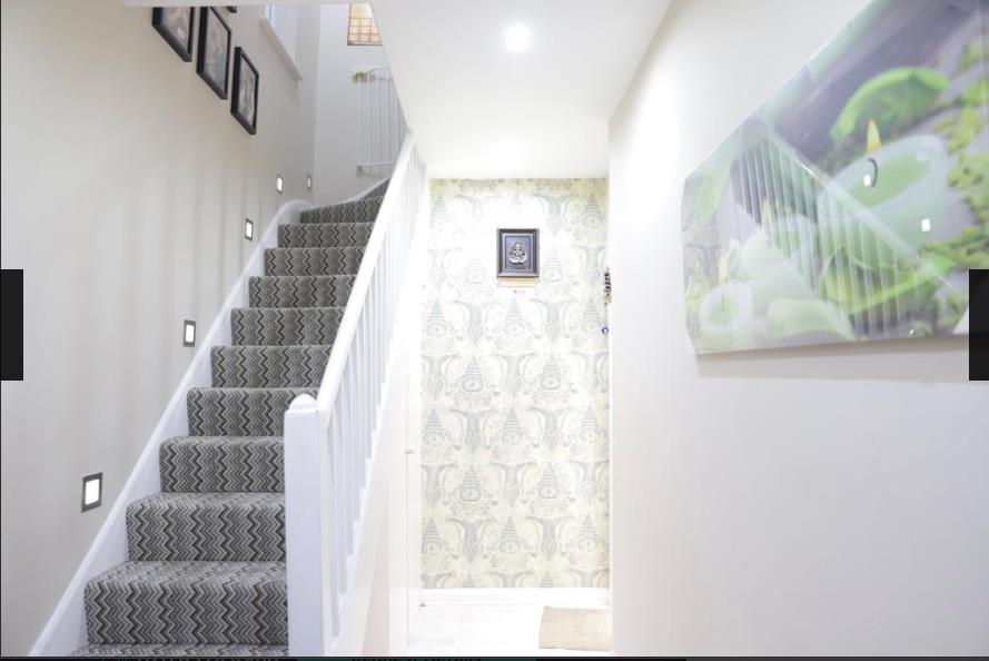 House Vicarage Farm Road in London