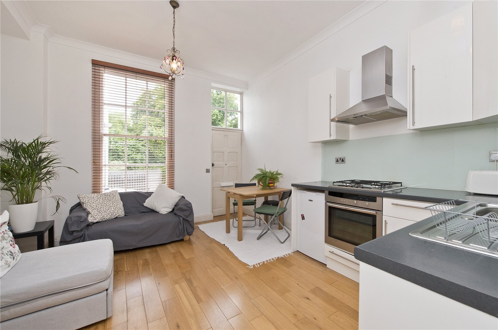 Flat Alma Square in City of Westminster