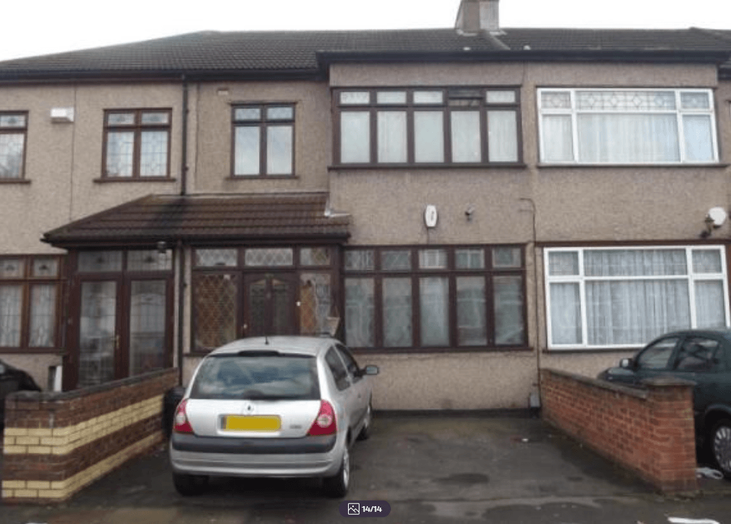 House Mortlake Road in Greater London