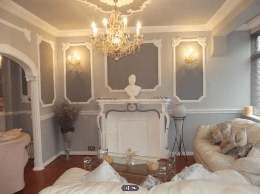 House Mortlake Road in Greater London