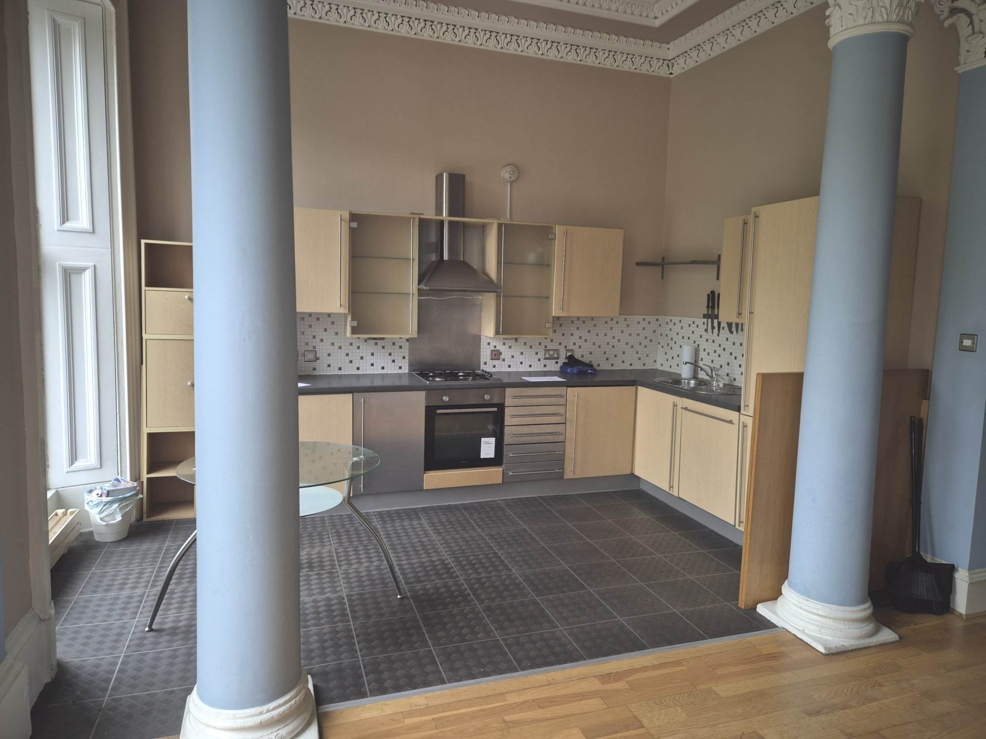 Flat Woodside Place in Glasgow