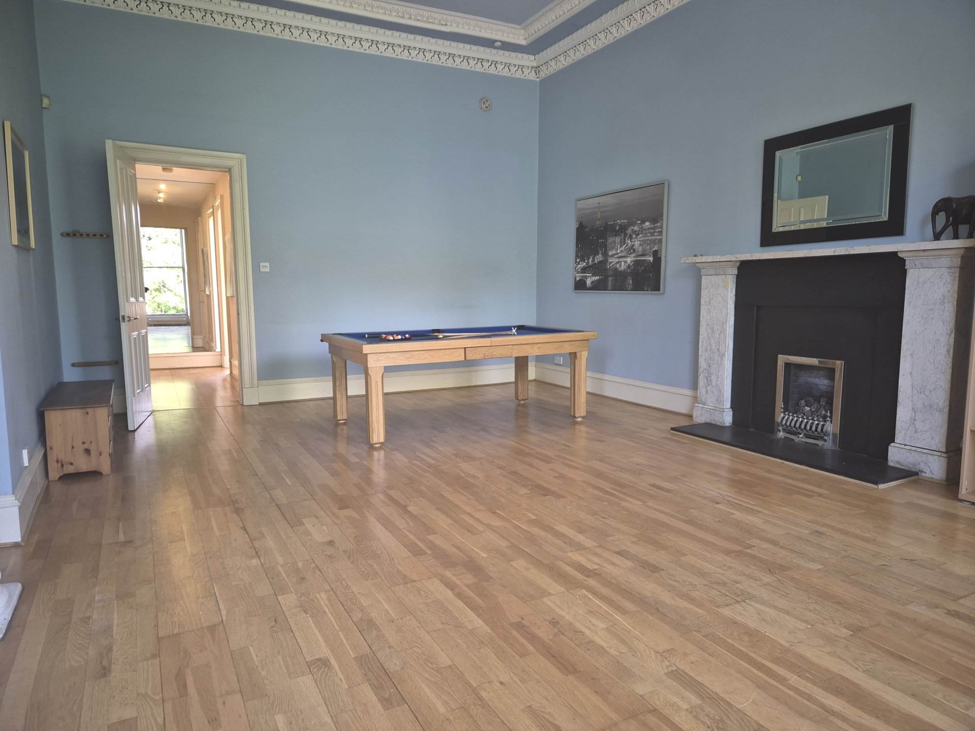 Flat Woodside Place in Glasgow