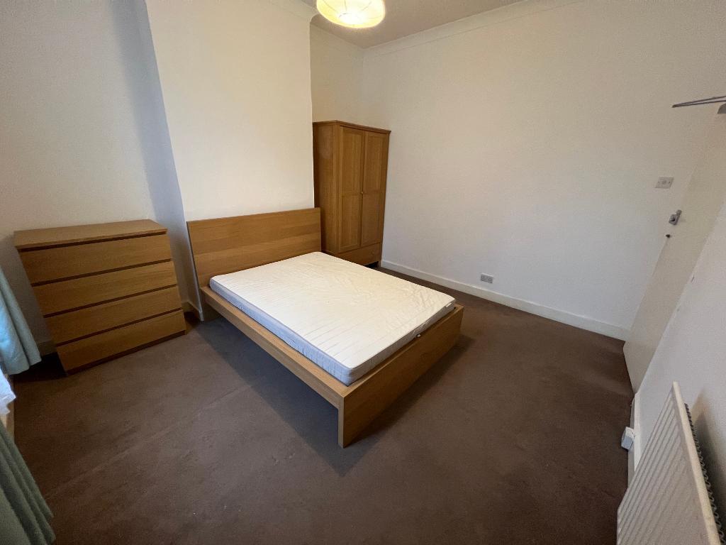 Room Devonport Road in Greater London