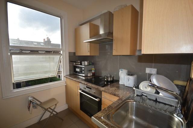 Room Devonport Road in Greater London