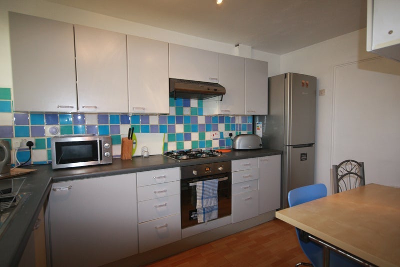 Room Stranraer Way in Greater London