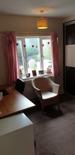 Room Stoney Road in Coventry