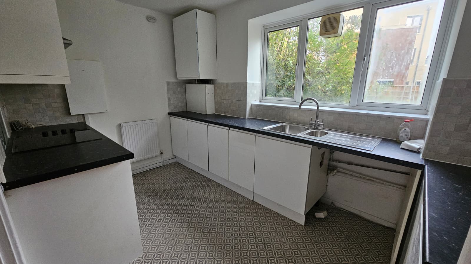Flat Sandford Close in Greater London