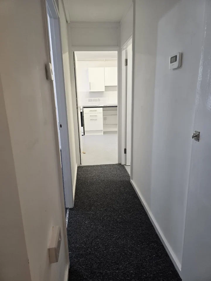 Flat Abbott Road in Greater London