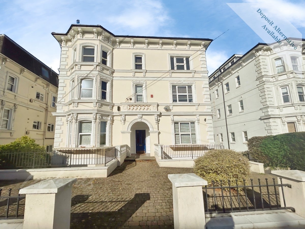 Flat Upper Grosvenor Road in Tunbridge Wells