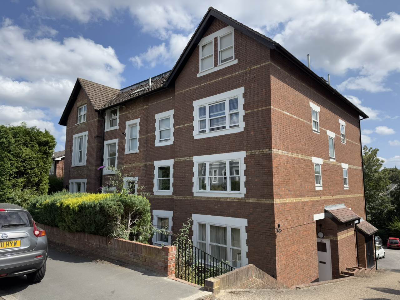 Flat Woodbury Park Road in Tunbridge Wells