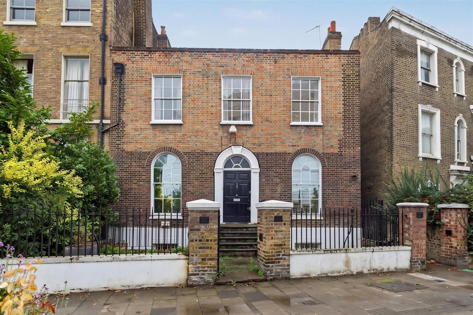 Flat Stockwell Green in Greater London