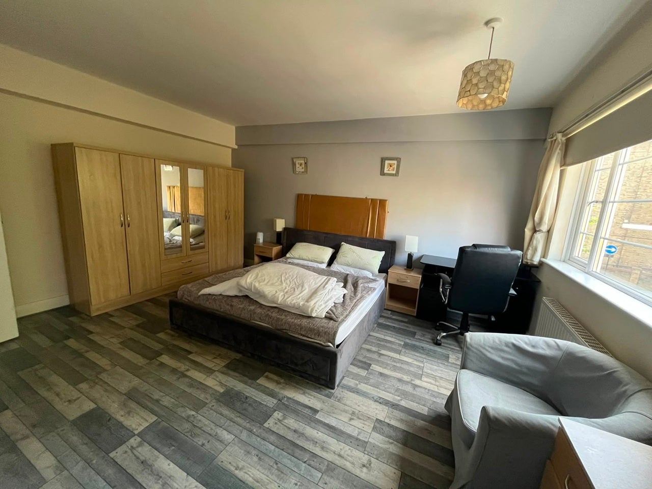Flat West End Lane in Greater London
