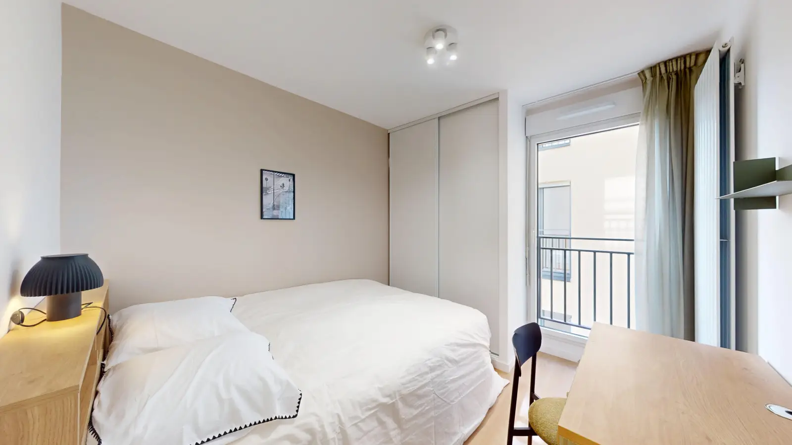 Room Rue Hoche in Vanves