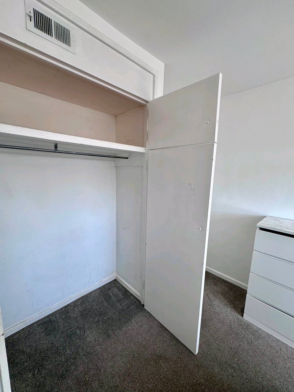 Room Bromley Road in Greater London