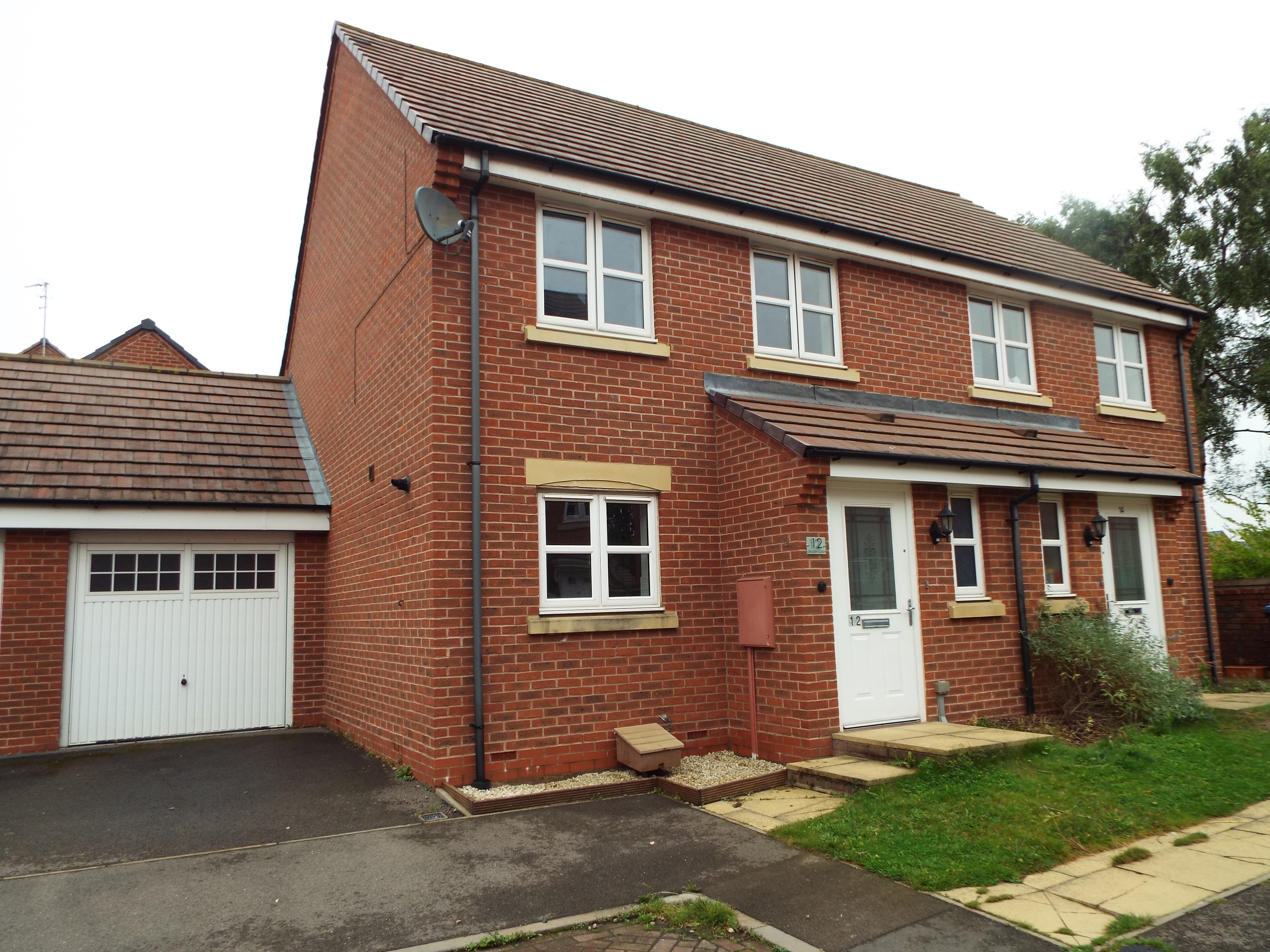 House Brodie Close in Rugby