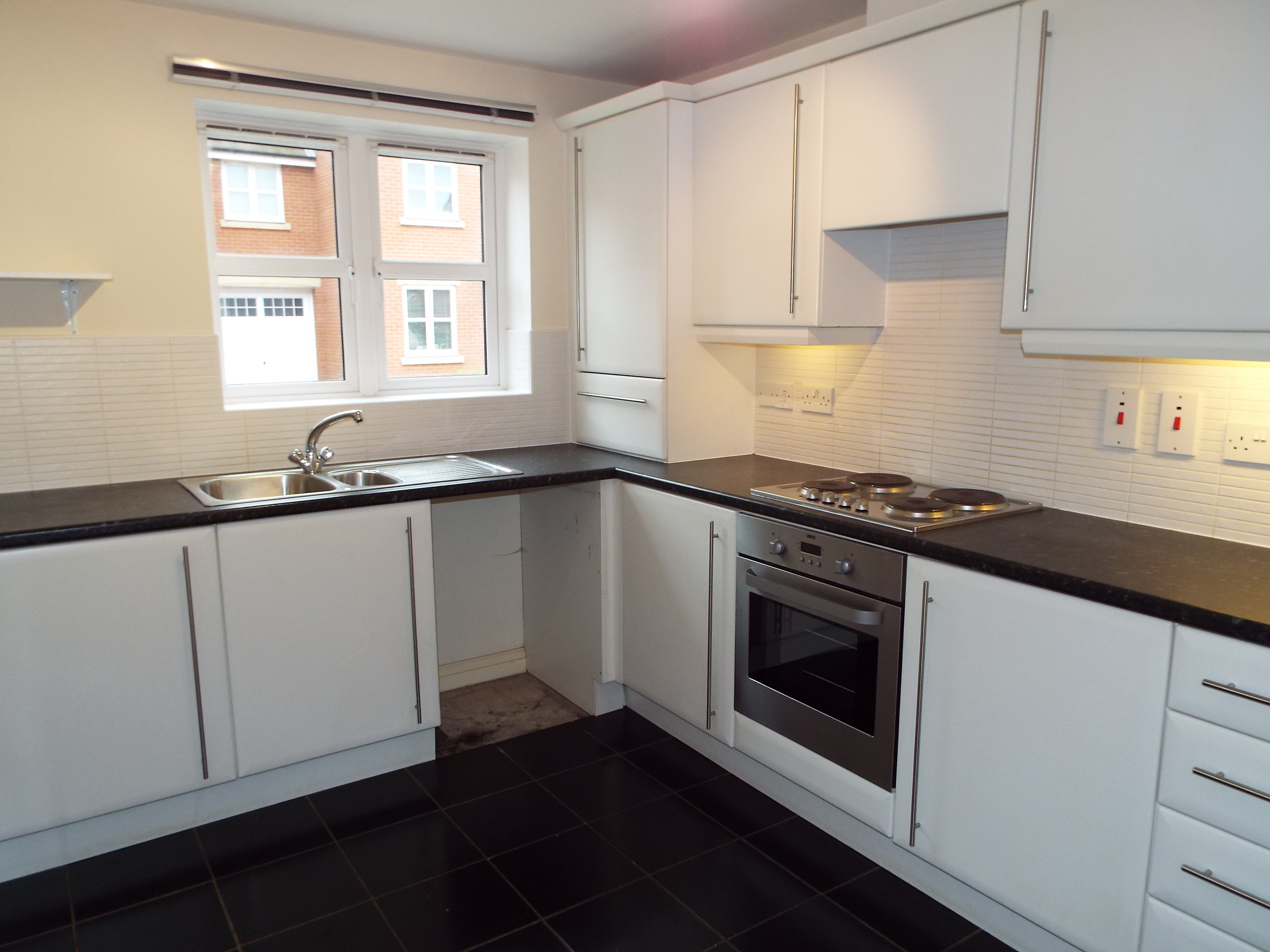 House Brodie Close in Rugby