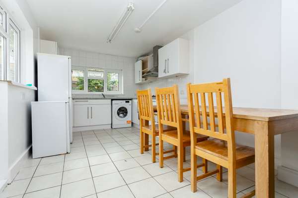 House Lyal Road in Greater London