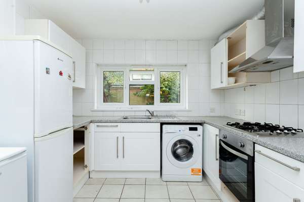 House Lyal Road in Greater London