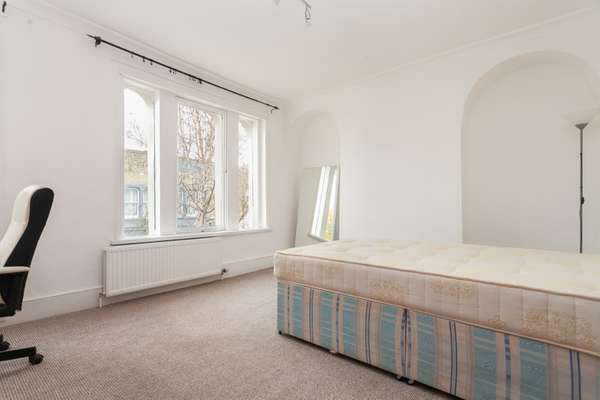 House Lyal Road in Greater London
